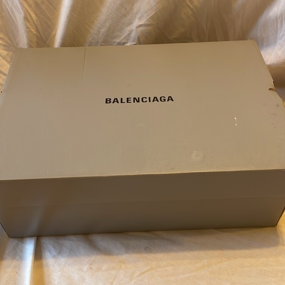 Balenciaga men’s track sneaker color beige .worn once - Picture 7 of 9